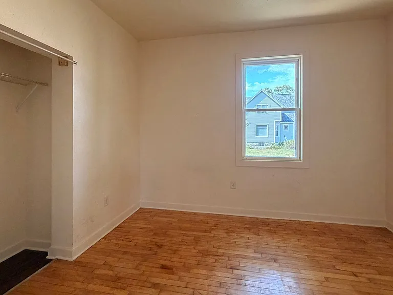 210 - 212 Doty St — Photo 6