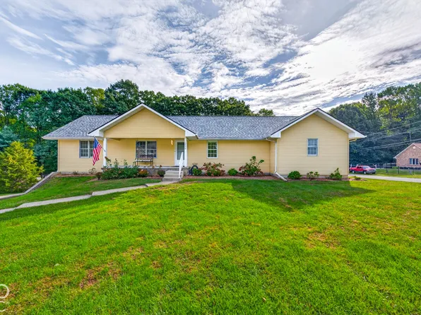 3598 E Rembrandt Dr, Martinsville, IN 46151
