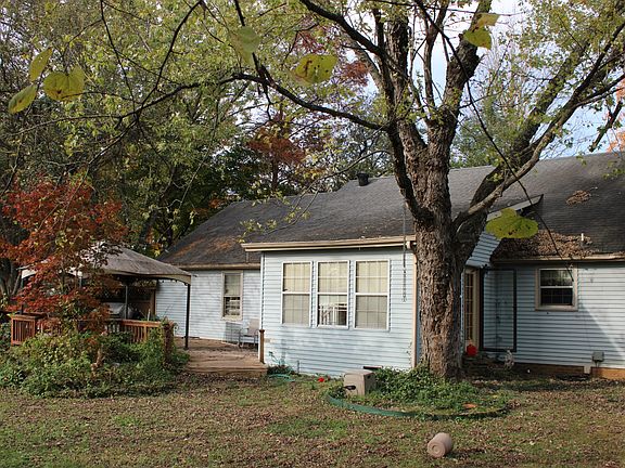 3rd image of 3168 Holiday Dr
