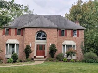 110 Bunker Hill Dr, Mcmurray, PA