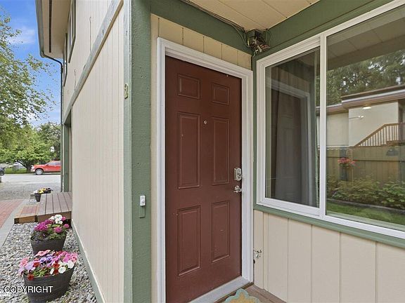 3rd image of 1054 W 20th Ave