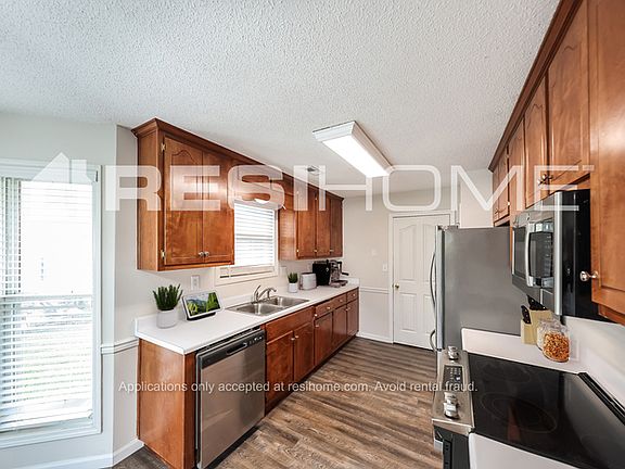 4th image of 256 Steakley Rd