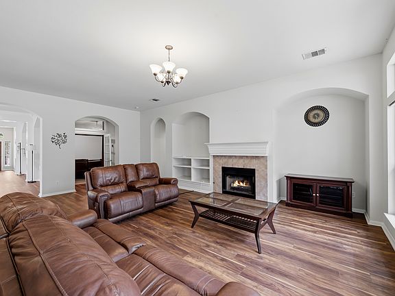 4th image of 3013 Covington Pl