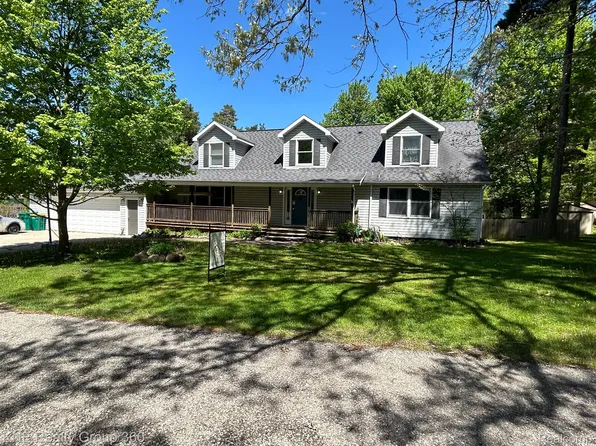 2473 Rose St, Howell, MI 48843