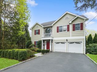 5 Laurel Rd, White Plains, NY 10605