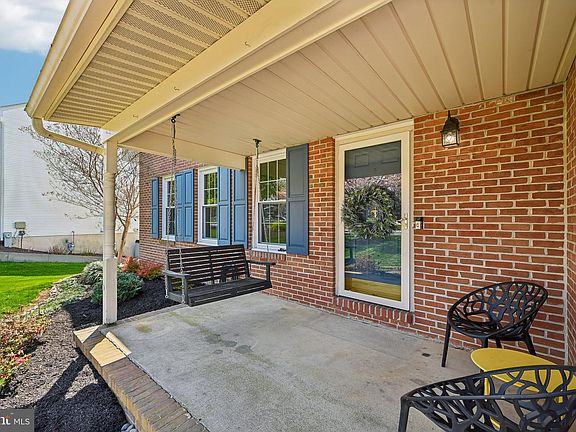 2nd image of 1213 Bancroft Ct