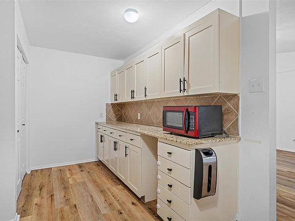 3rd image of 750 Teal Dr