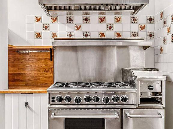 5th image of 80 Greene St APT 5R