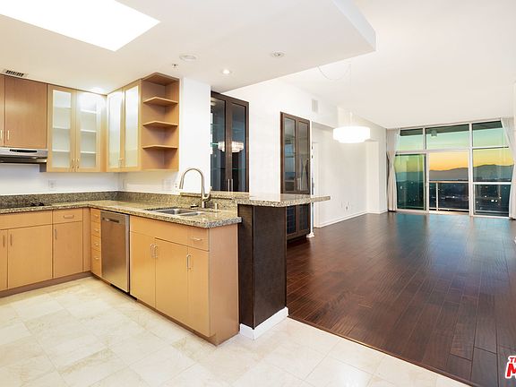 2nd image of 13700 Marina Pointe Dr Unit 1809