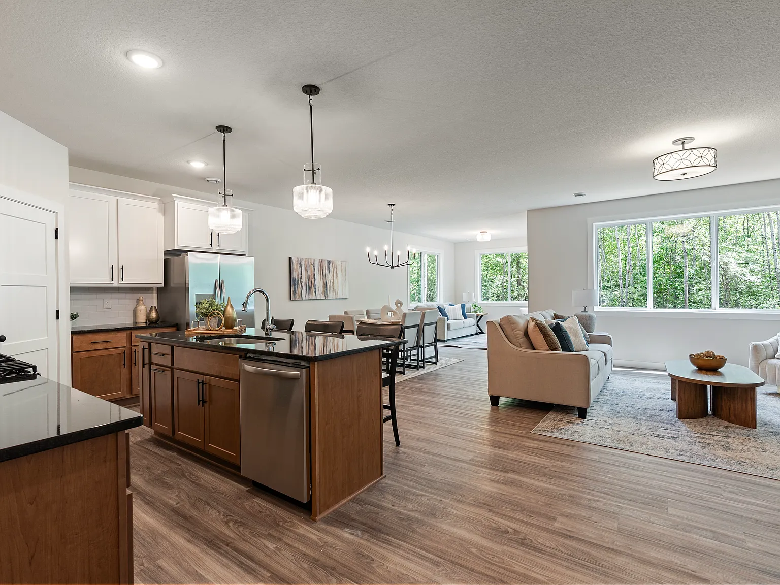 4 bed, 2.5 bath, 2682 sqft, $3,195 — Photo 3