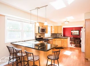 12 Anchor Dr, Waterford, NY 12188