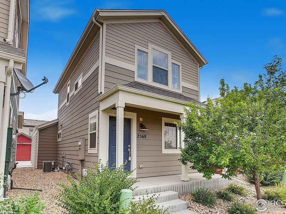Single Family Home Front Porch