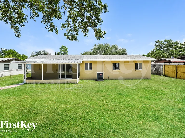 2813 Kenyon Ave — Photo 14