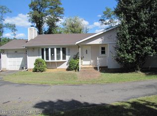 156 Smithburg Rd, Manalapan, NJ 07726