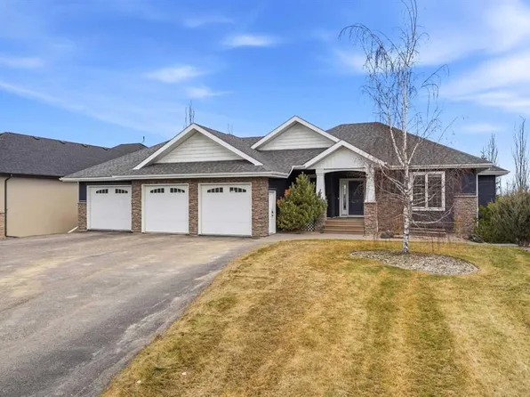 23 S Westside Close, Lacombe County, AB T4S 1S2