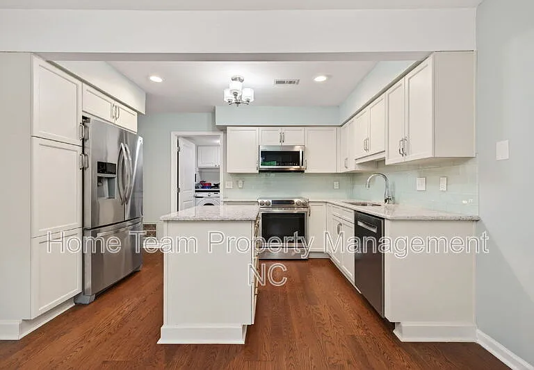 1526 Dirkson Ct — Photo 4