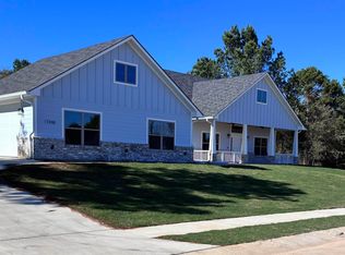 17248 Woodcrest Cir, Lindale, TX 75771