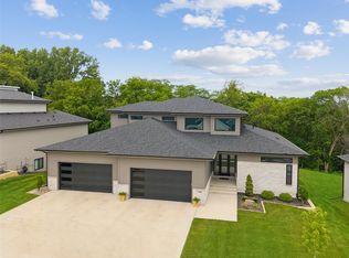 17685 Townsend Dr, Clive, IA 50325