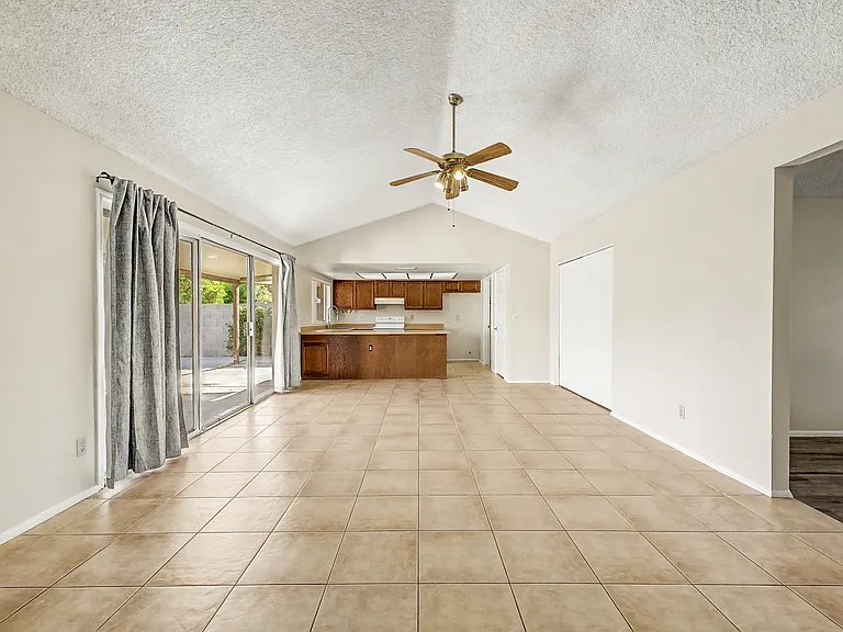 5733 W Mescal St — Photo 10