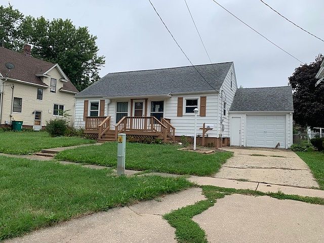 2nd image of 510 Irwin St