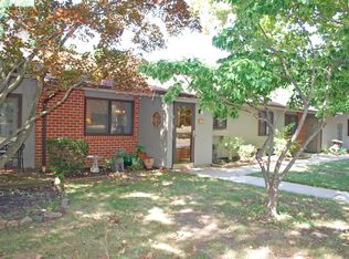 16 Farmingdale Ct, Red Bank, NJ 07701