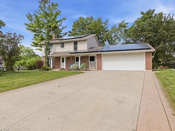 4th image of 38 Lyle Pl