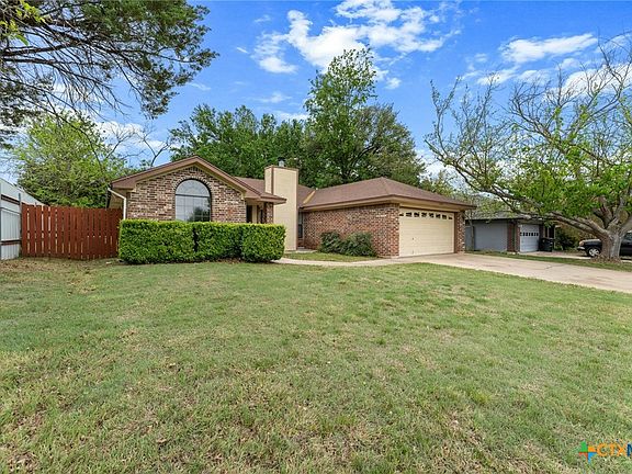 3rd image of 2504 Lazy Ridge Dr