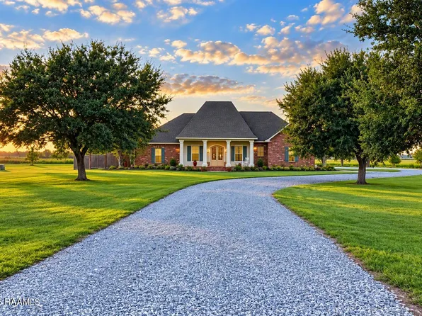 1093 Chinaberry Dr, Eunice, LA 70535