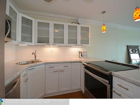 2nd image of 2900 NE 30th St APT 9A