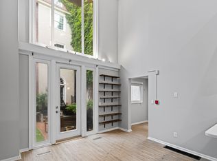 925 Pine St APT 2, Philadelphia, PA 19107