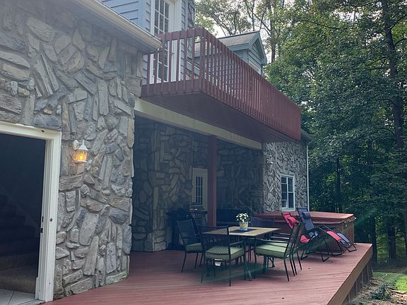 2nd image of 210 Beaver Cove Way