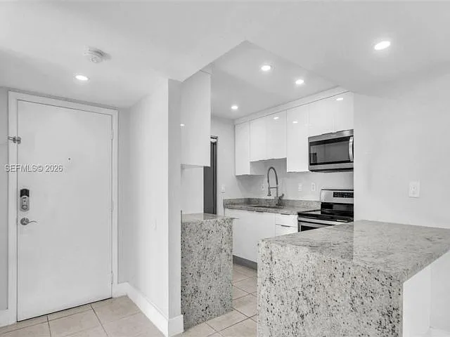 10755 SW 108th Ave #304 — Photo 4