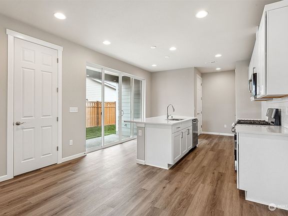 3rd image of 15323 207th Avenue E #182