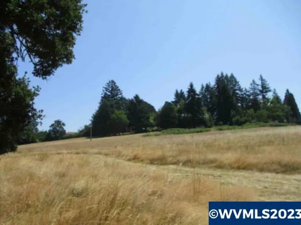2402 Kuebler Rd S, Salem, OR 97302