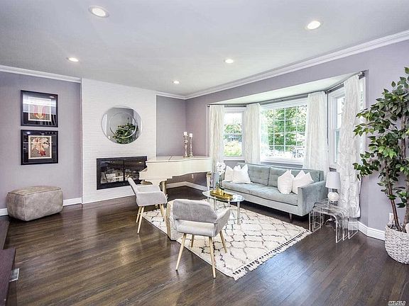 3rd image of 77 Essex Ct