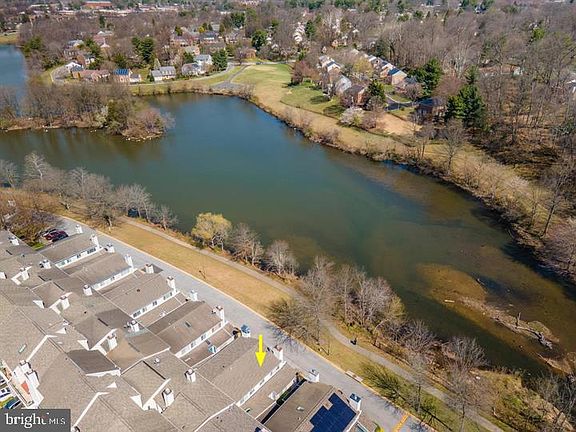 3rd image of 9804 Islandside Dr