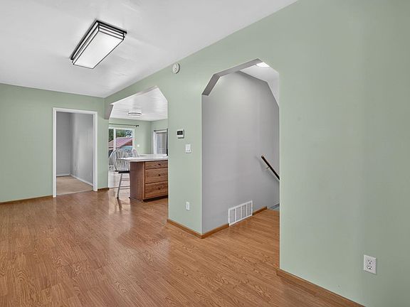 4th image of 326 Arthur St