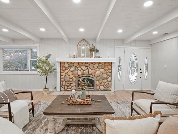 4th image of 28921 N River Estates Dr