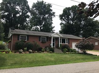 141 Maywood Dr, Ona, WV 25545