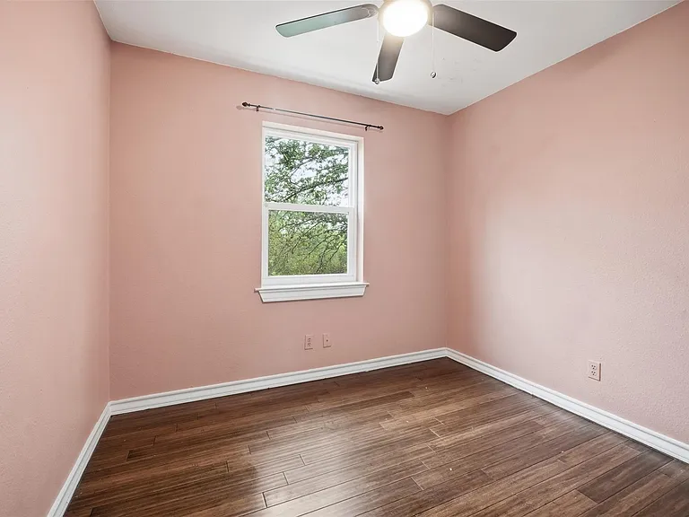 1104 Franklin Dr — Photo 16