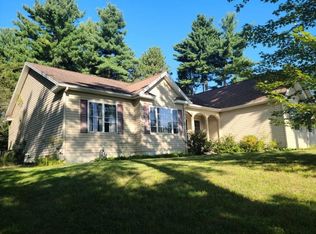 19 Twin Creek Dr, Peru, NY 12972