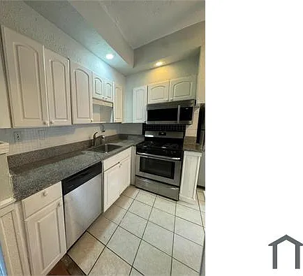 3 bed, $2,200 — Photo 2
