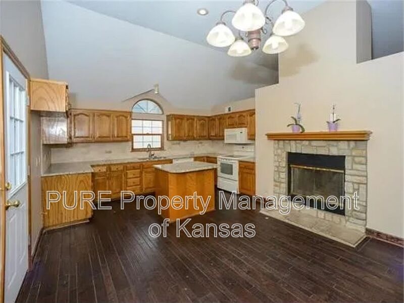 7719 W 156th St, Overland Park, KS 66223 | Zillow