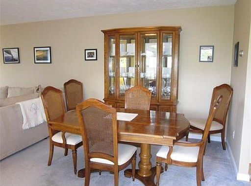 dinning area in living room