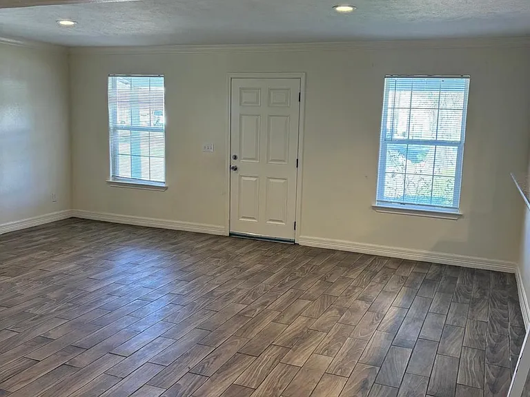 3331 Longhorn Dr — Photo 3