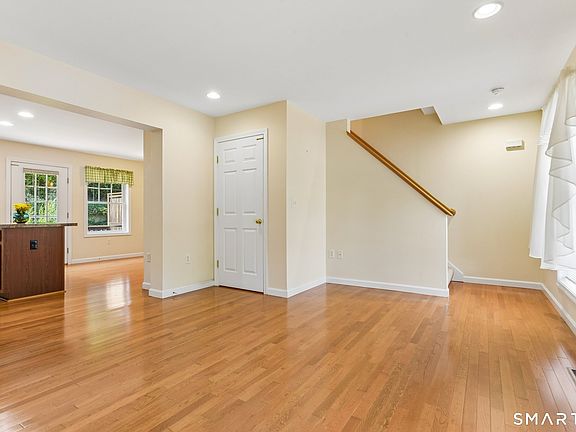 4th image of 129 Mechanic Street #7