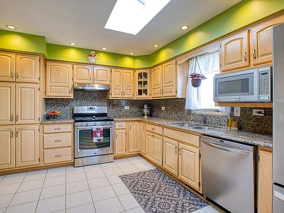 5th image of 8820 Butler Ct