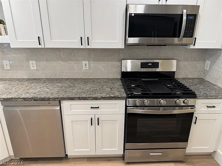8075 Teresita Ave — Photo 10