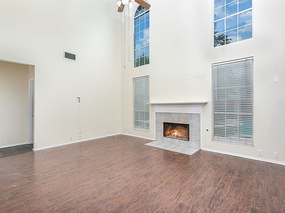 3rd image of 3607 Creekview Ct