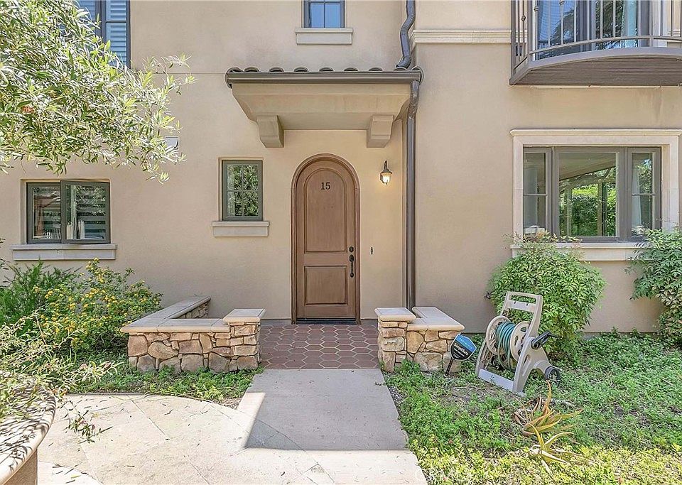 1st image of 158 S Sierra Madre Blvd #15